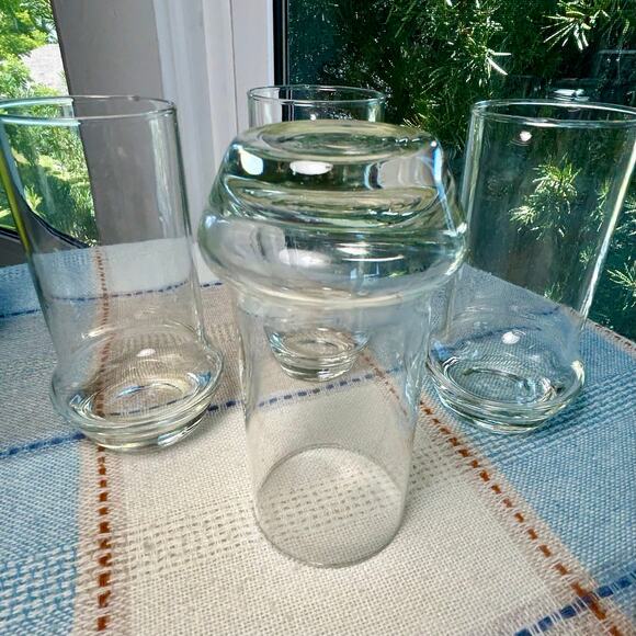 Mid-Century Barware Clear Glass Tumblers with Flared Base – Set of 4 - Picture 8 of 10